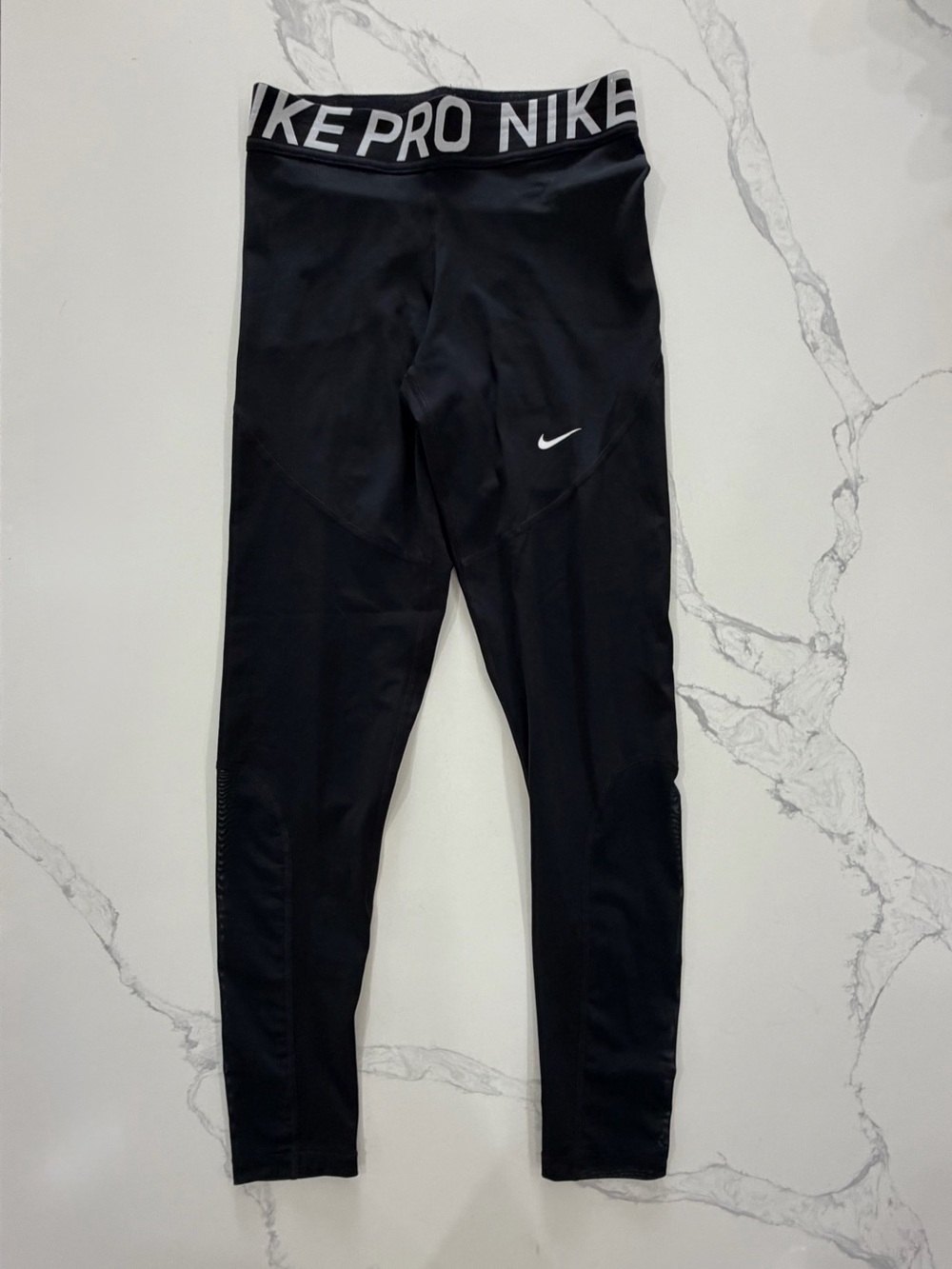 Nike Pro Women's Dri-FIT Mid-Rise Training Leggings Black, Size Medium